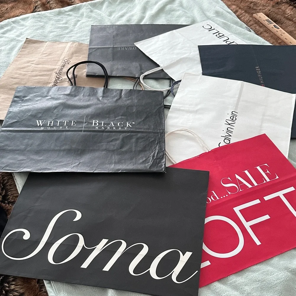 Bundle of 8 Assorted Gift Bags